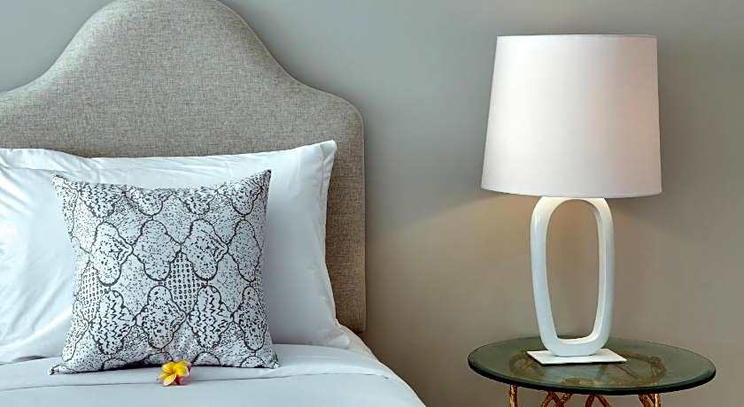 Room & Vespa Suite 4