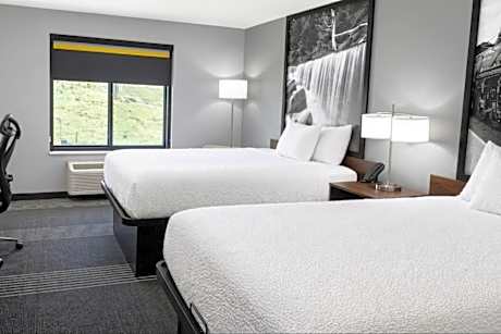 Queen Room with Two Queen Beds - Non-Smoking