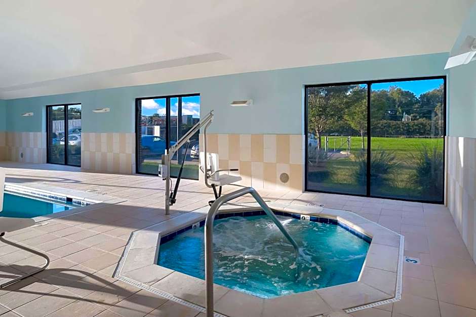 Comfort Suites Suffolk - Chesapeake
