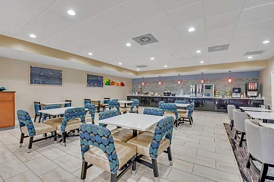 Quality Inn Dalton East