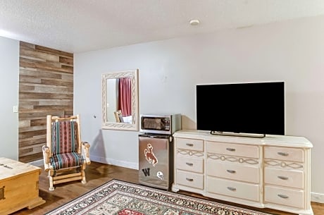 1 King Bed, Nonsmoking