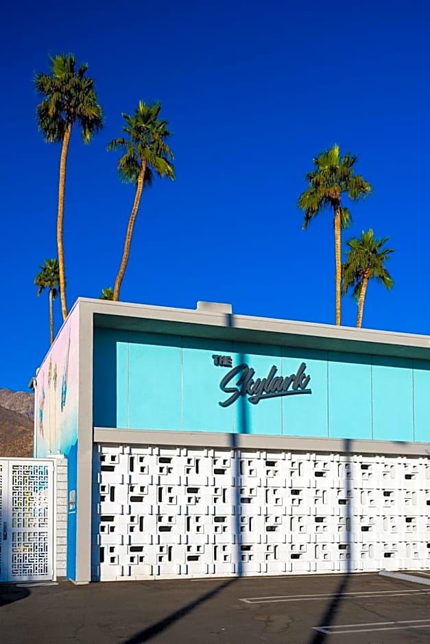 Skylark Hotel