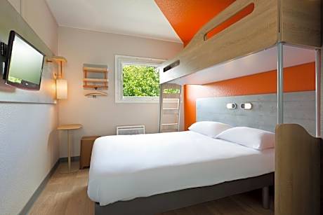 Classic Double Room with Single Bunk Bed