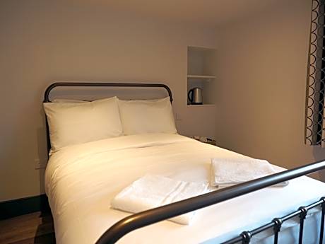 Private Single Ensuite