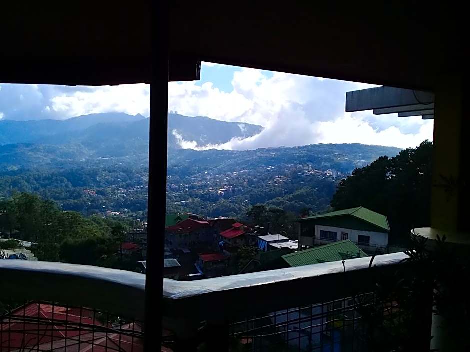 ASHBURN'S TRANSIENT BAGUIO - 3rd to 5th floor BASIC SLEEP and GO Accommodation, WITH PARKING, NO ELEVATOR