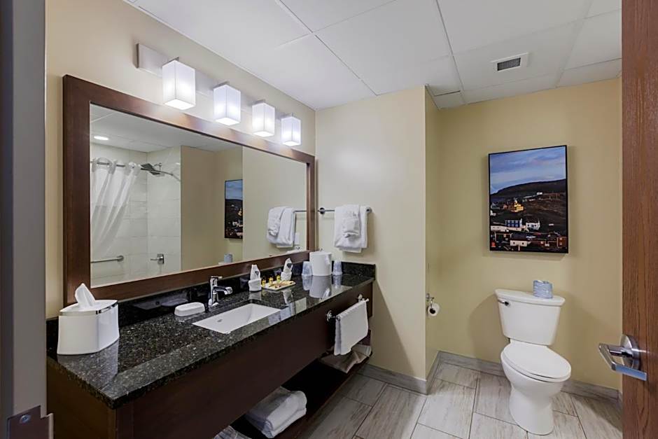 BW Plus St. John's Airport Hotel and Suites