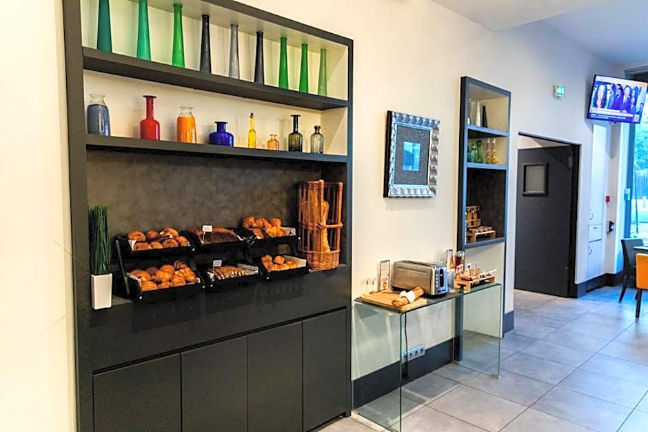 Porte De Versailles Hotel