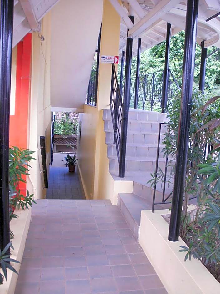 Pineapple Court Hotel