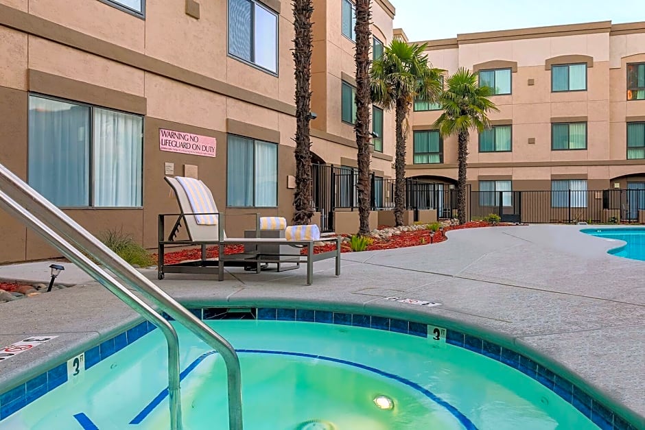 DoubleTree Suites by Hilton Sacramento - Rancho Cordova – Rancho Cordova, CA