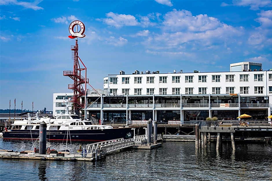 Coast Lonsdale Quay Hotel