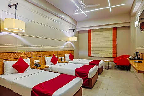 Max Club Room