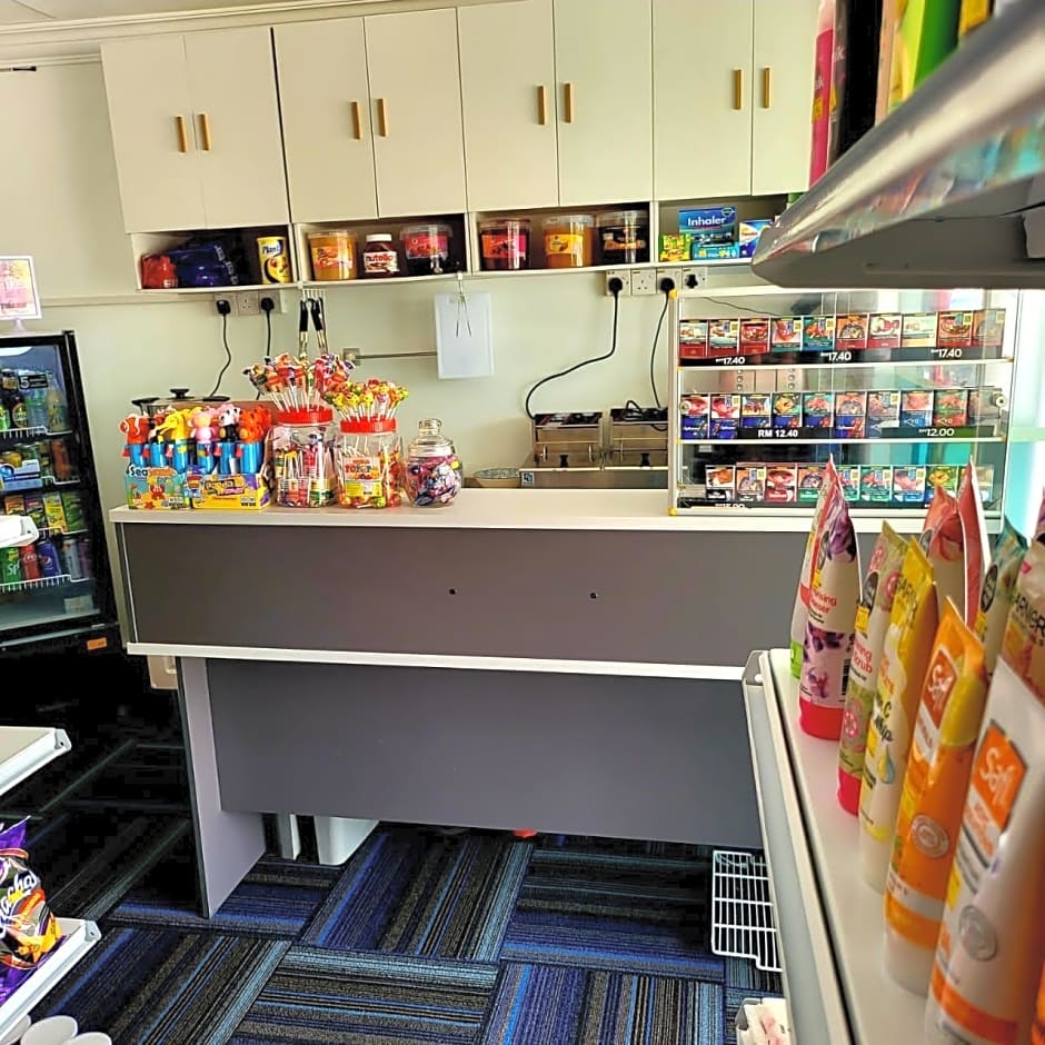 Queenspark Lovita Hotel