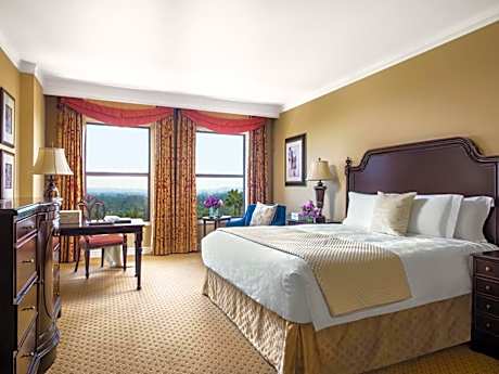 Executive Club King Room