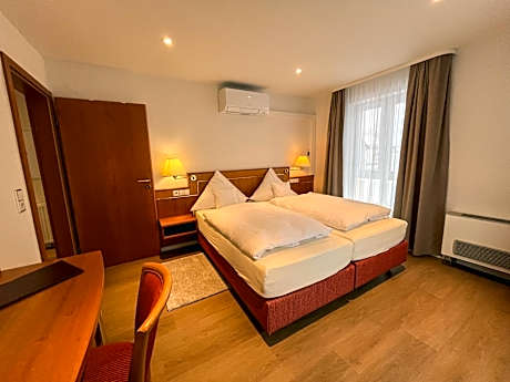 One-Bedroom Apartment with Balcony
