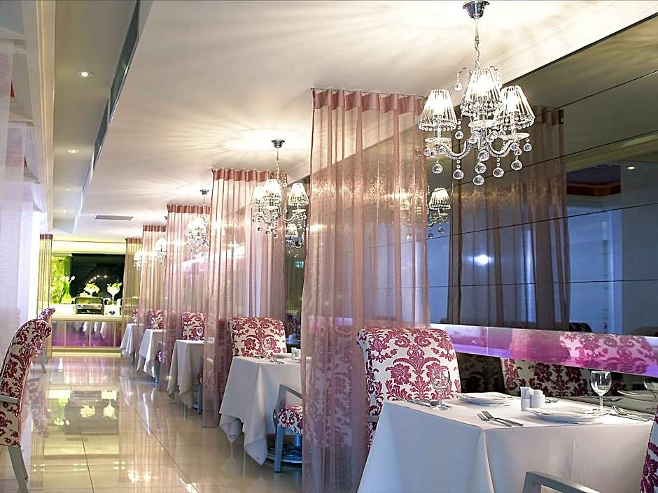 Yes Motel City Resort Paradise