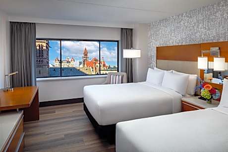 2 DOUBLE MOBILITY ACCESSIBLE W/ BATHTUB