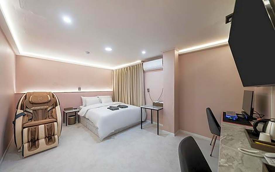 Photo 1 of 50 of Seongnam Donkihotel