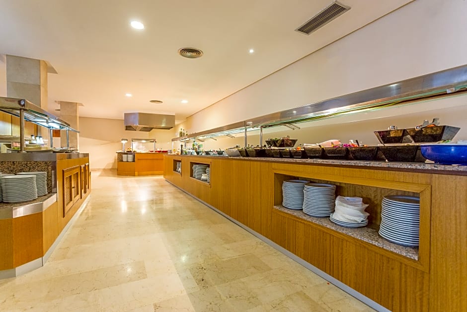 Caprice Isabel Aparthotel