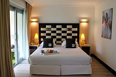 Comfort Double Room with Terrace and Garden View