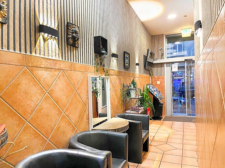 City Hotel West Frankfurt City Centre