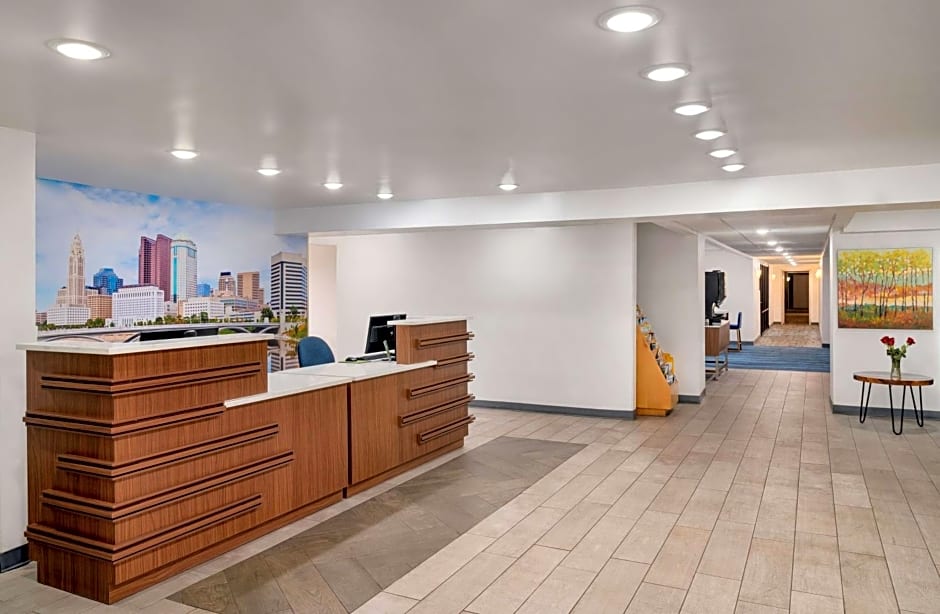 La Quinta Inn & Suites by Wyndham Columbus Airport Reynoldsburg