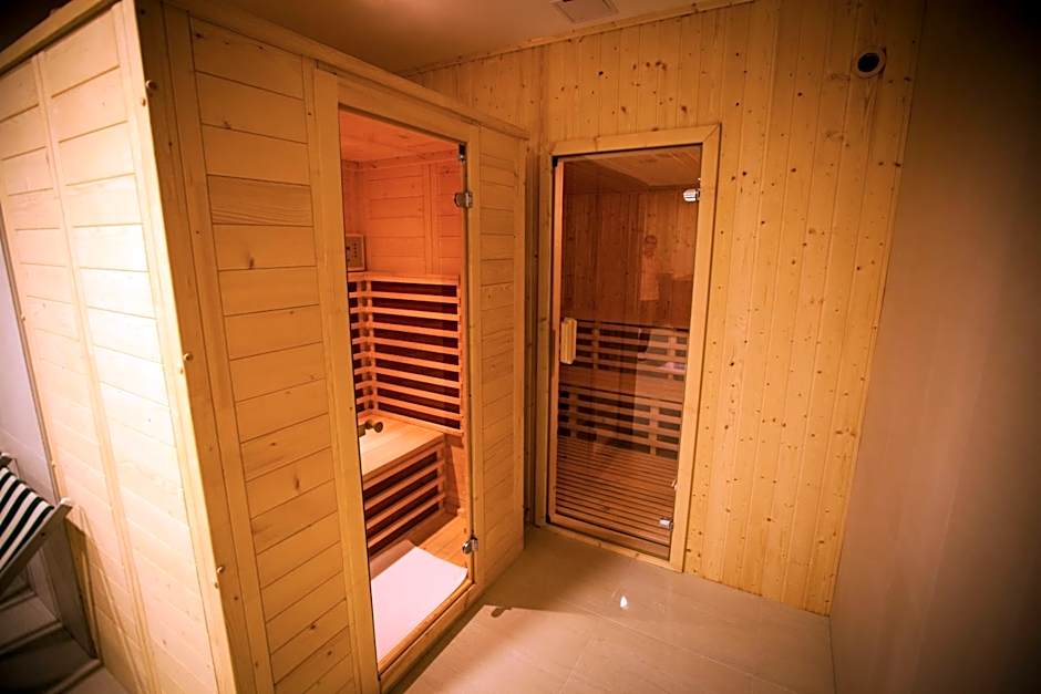 Jade Hotel-Ezüsthíd Hotel