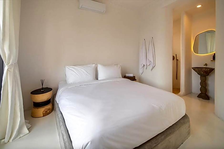 Canggu Modern Mansion - 5 mins to Finns Beach Club