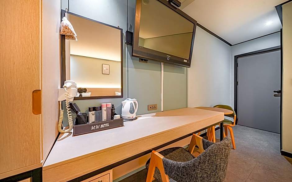 Busan Gangseo Sinhodong Hotel The May