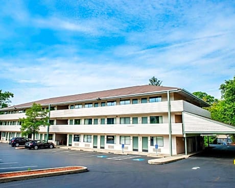 Quality Inn & Suites North Gibsonia