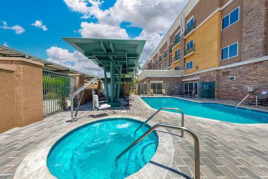 Comfort Suites Ontario Convention Center