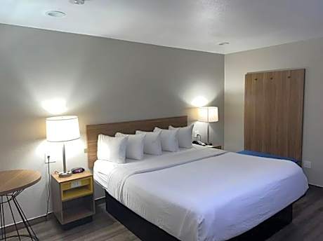 1 King Bed Mobility Accessible Room Non-Smoking