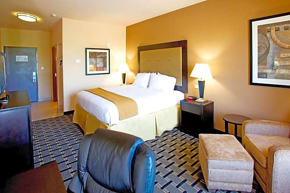 Holiday Inn Express and Suites Beeville By IHG