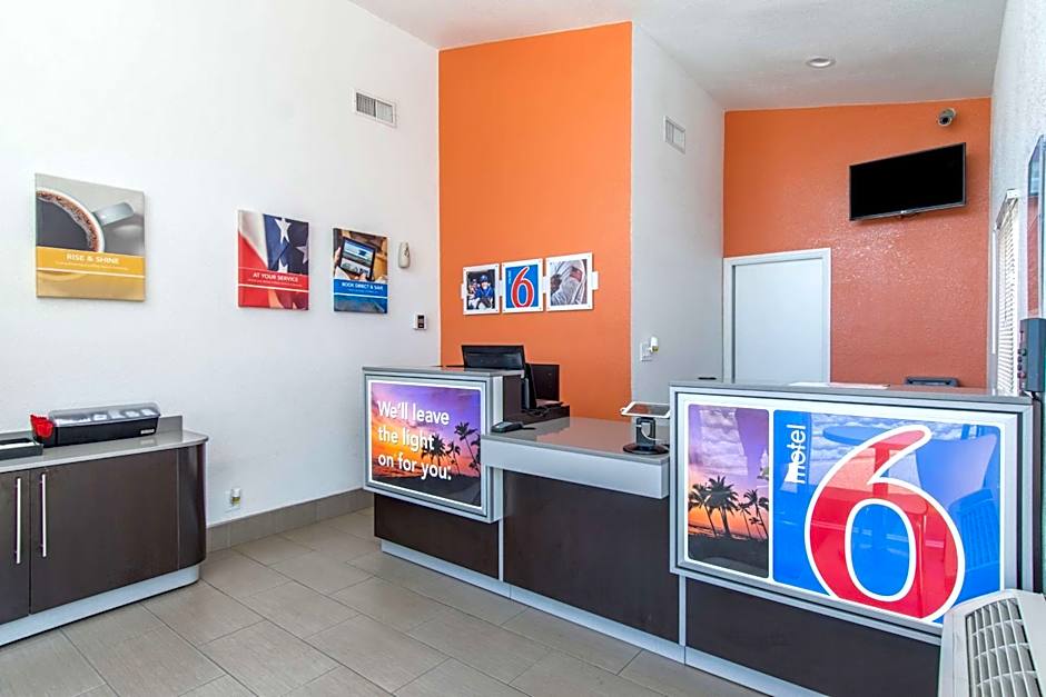 Motel 6 Bakersfield