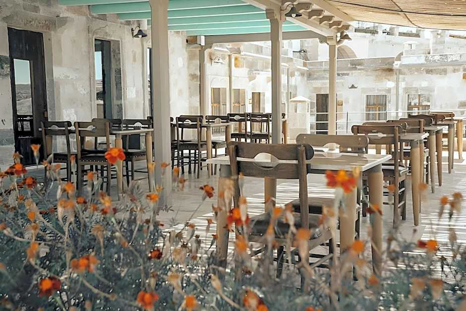 Seki Cave Hotel