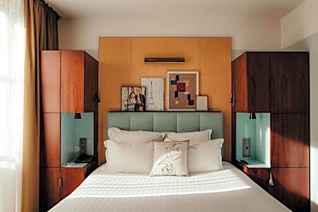 Superior Double Room with Pool Access