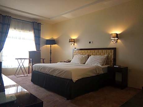 Deluxe Executive Suite King