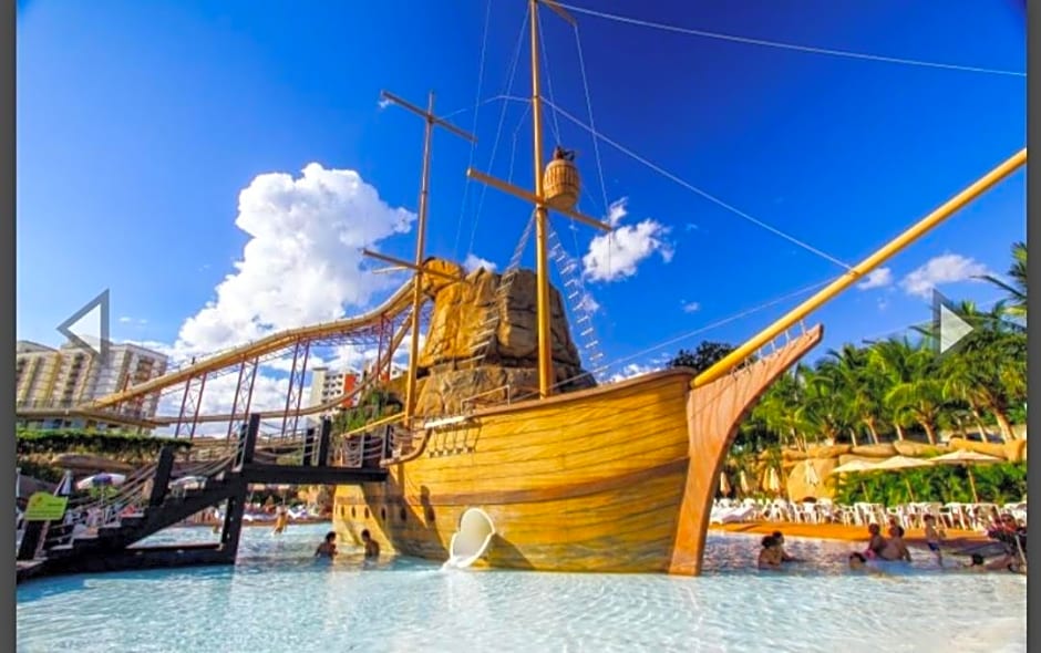 Spazzio diRoma com entrada ao Acquapark Gratuito, Apartamento 840 vista para a Piscina