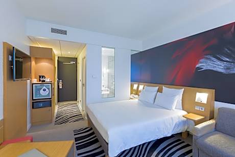 Superior room with 1 Queensize bed and 1 double sofa bed