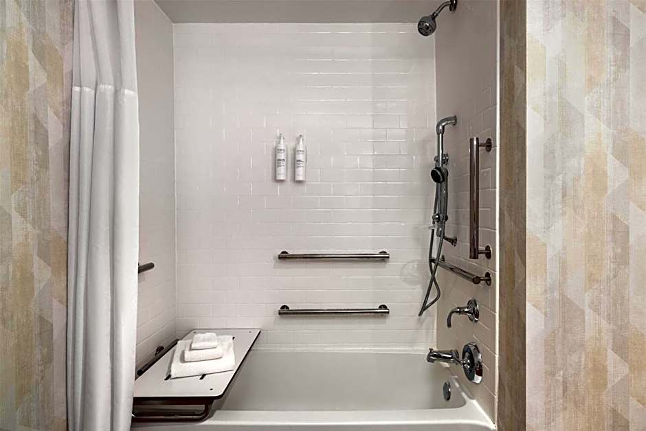 Hampton Inn By Hilton & Stes West Des Moines