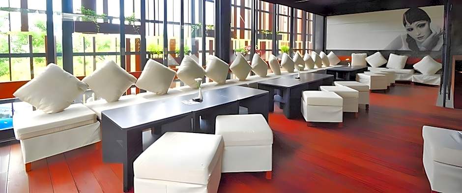 THE 1O1 Bali Fontana Seminyak