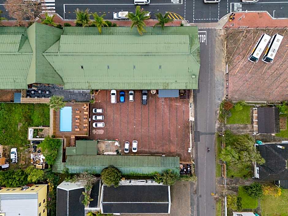 Knysna Log-Inn Hotel