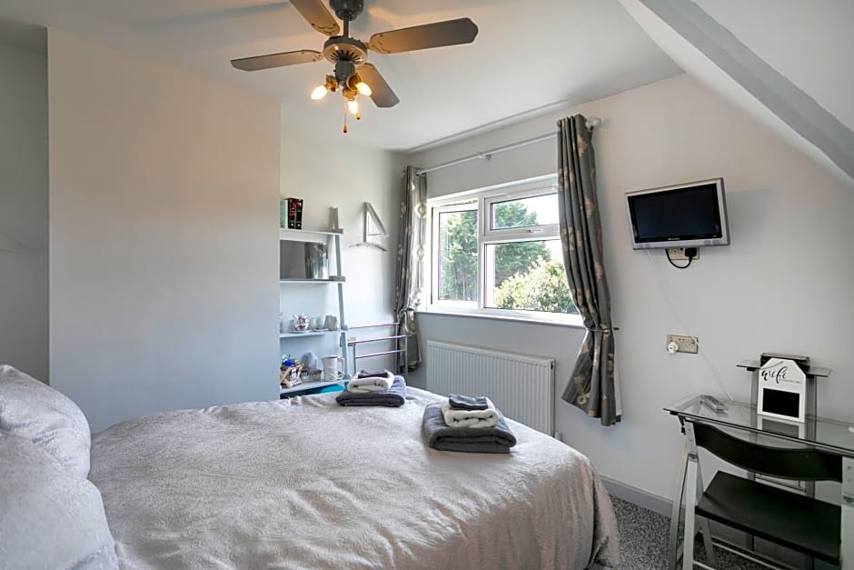 BED AT BOWBRIDGE Double Room