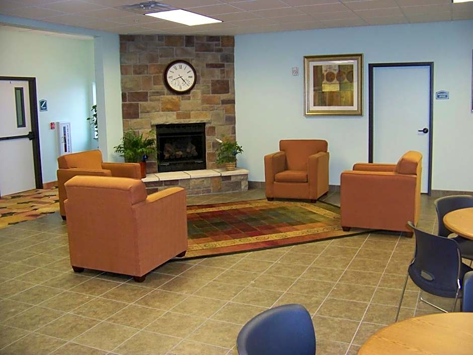 Days Inn & Suites by Wyndham Columbus NE