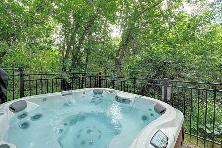 201 Condo au rez de chaussée , au coeur de Bromont