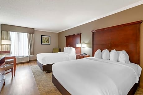 2 QUEEN BEDS,MOBILITY ACCESSIBLE,ROLL IN SHOWER,NSMK,FULL BREAKFAST