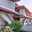 RedDoorz Plus near Tugu Mercusuar Anyer
