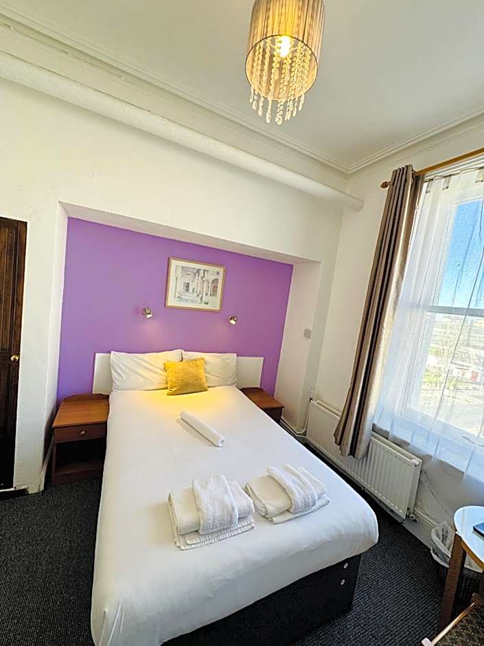 Carlton Court Hotel