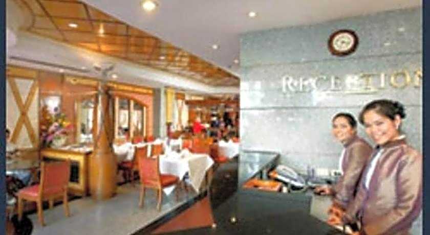 Majestic Suites Hotel