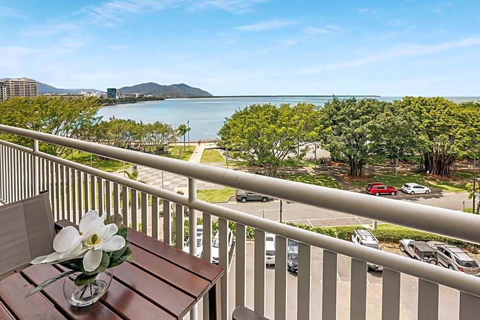 Shangri-La Hotel The Marina Cairns