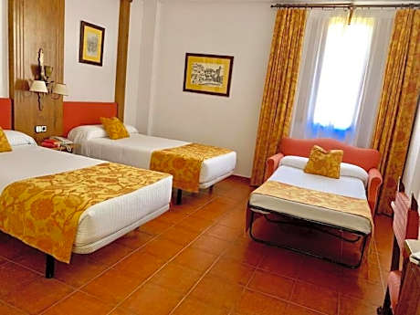 Twin Room with Extra Bed (2 Adults + 1 Child)